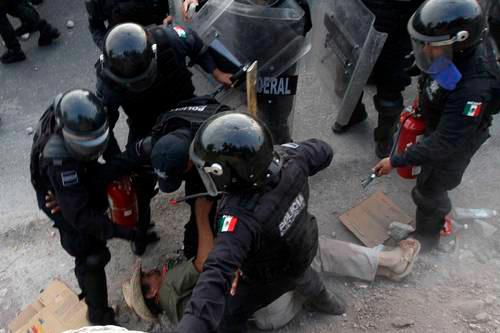 Llaman "fascista" al Gobierno de Peña Nieto